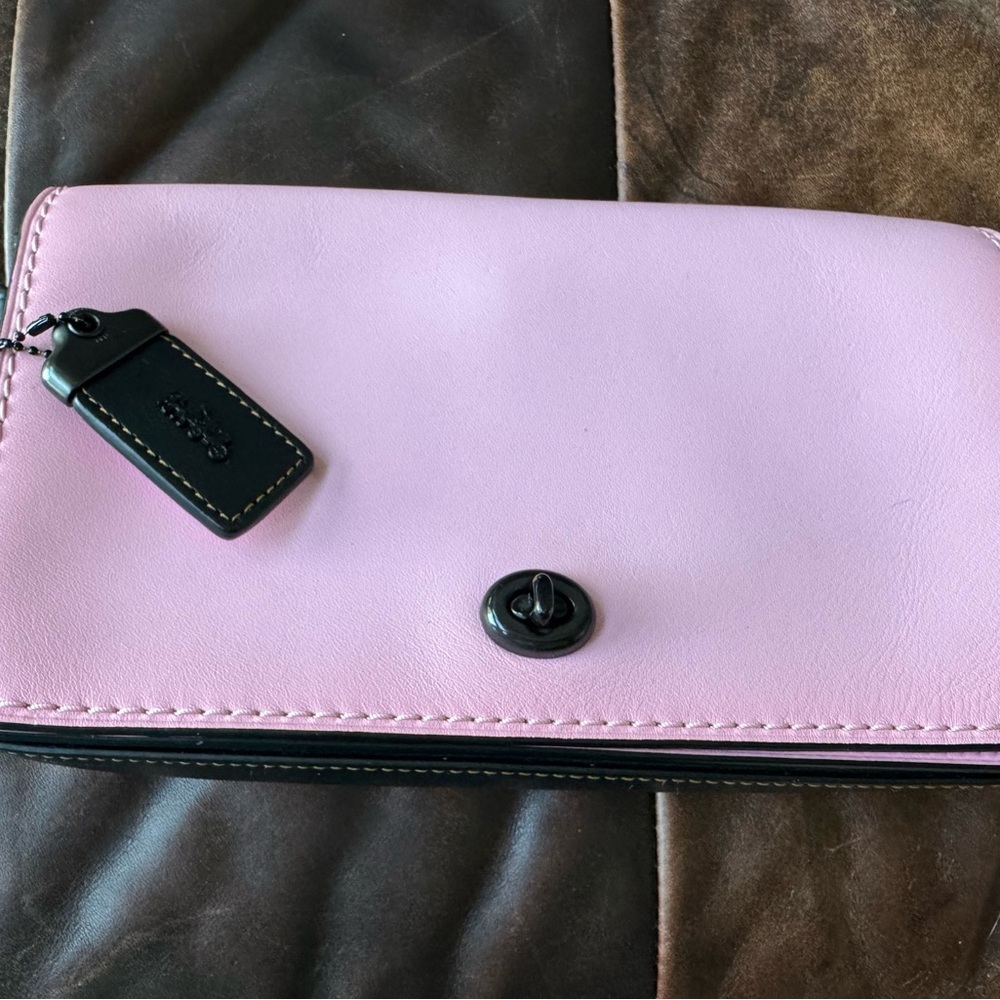 Pink Coach Dinky w/ Kisslock